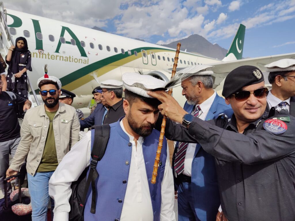 warm welcome international tourist flight